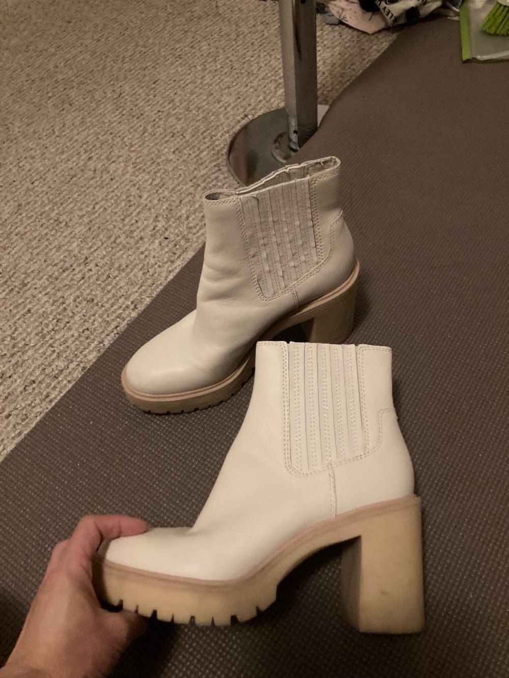 8.5 like new Dolce Vita ivory white color genuine leather ankle boots
